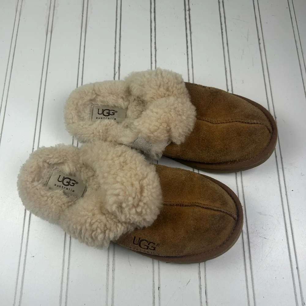 UGG Scuffette 2 Chesnut Slip On Slippers Girls Size 3